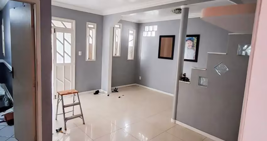 Casa bem localizada na fazenda grande 3, uma térrea e outra primeiro andar, o valor é por unidade