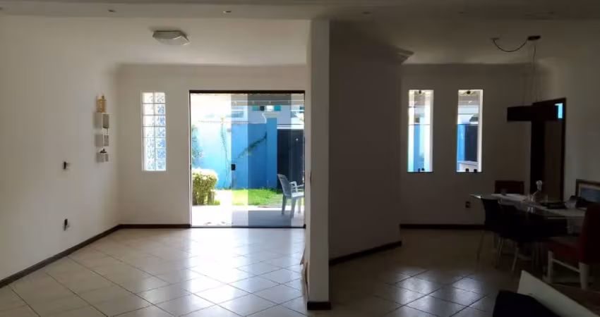 Excelente casa num excelente condomínio bem localizado no bairro de piatã