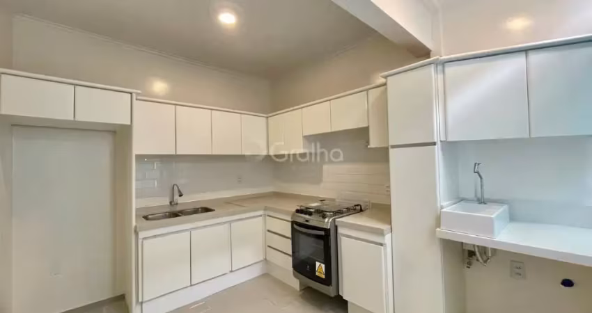 Apartamento de 57m² com 2 quartos no centro de floripa.