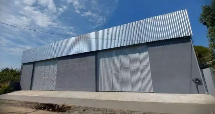 Alugo galpão com 1.200m² novo c/4 banehrios e 2 cozinhas - itaboraí/rj