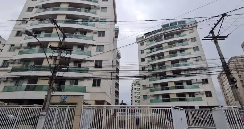 Apartamento semi mobiliado de 2 quartos com suíte e vaga - centro - itaboraí/rj