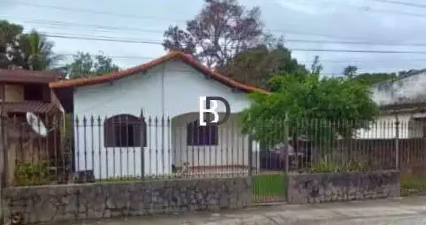 Casa com 2 quartos à venda na Avenida Miguel Peixoto Guimarães, 10, Córrego do Ouro, Macaé