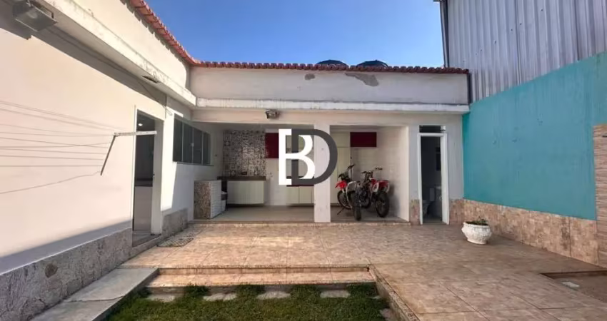 Casa com 5 quartos à venda na Estrada da Cancela Preta, 15, Riviera Fluminense, Macaé