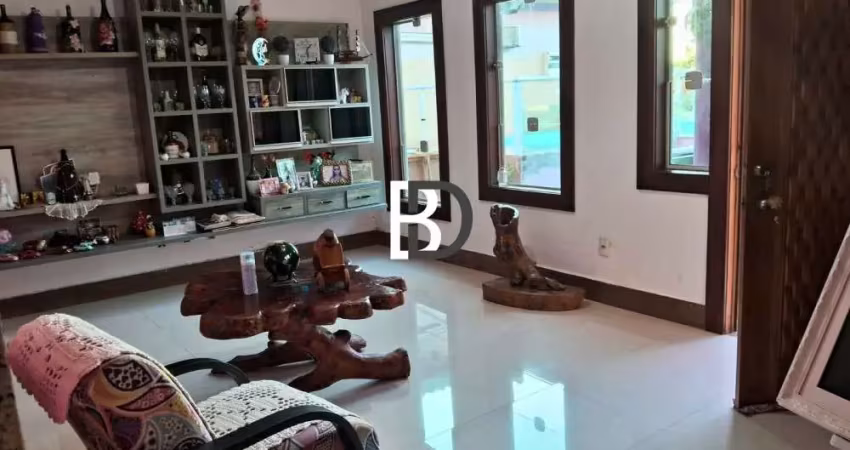 Casa com 4 quartos à venda na Rua Rua Vereador Mathias Lacerda, 4, Glória, Macaé
