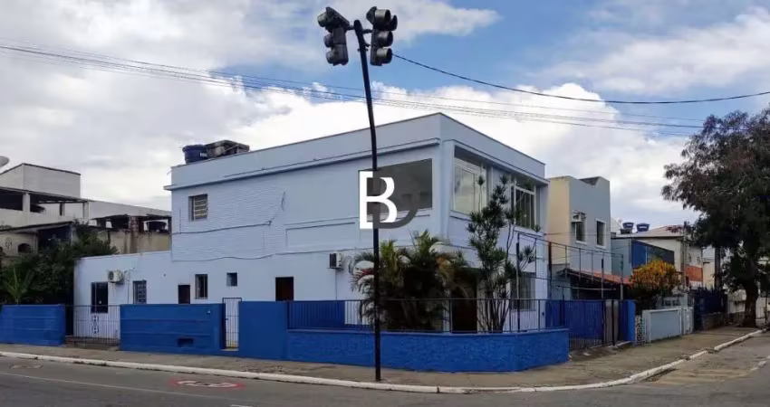 Casa com 6 quartos à venda na Rua Governador Roberto Silveira, 15, Centro, Macaé
