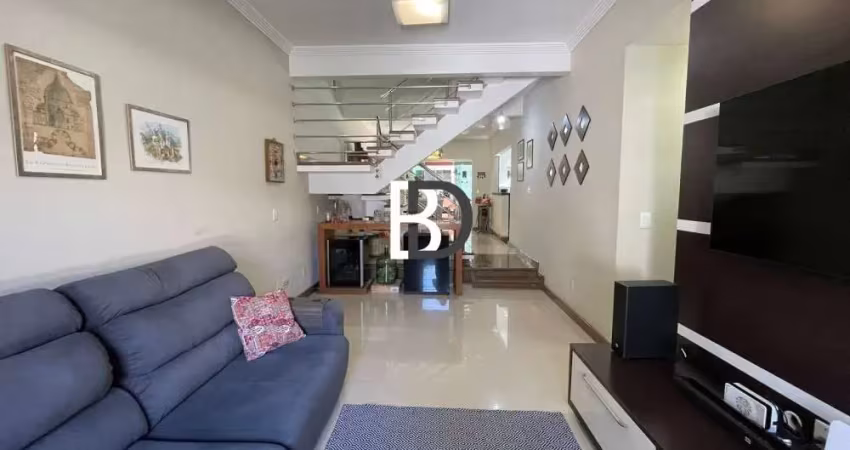 Casa com 4 quartos à venda na Rua Professora Juciléa Salerma de Oliveira, 10, Mirante da Lagoa, Macaé