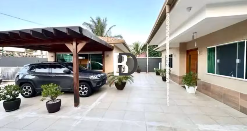 Casa com 4 quartos à venda na Travessa Três, 10, Costazul, Rio das Ostras