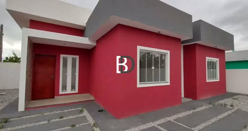 Casa à venda na Rua B, 10, Maria Turri, Rio das Ostras