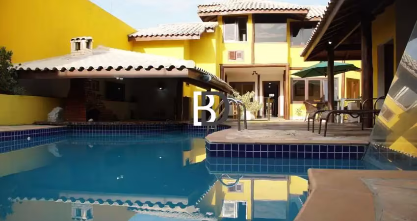 Casa com 3 quartos à venda na Avenida Doutor Humberto de Queiroz Matoso, 10, Novo Horizonte, Macaé