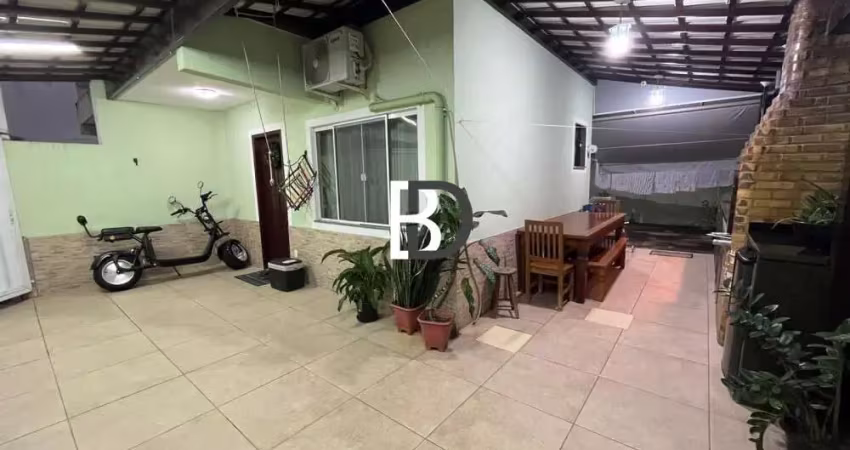 Casa com 2 quartos à venda na Rua Professor Leandro Faria Sarzedas, 200, Village Rio das Ostras, Rio das Ostras