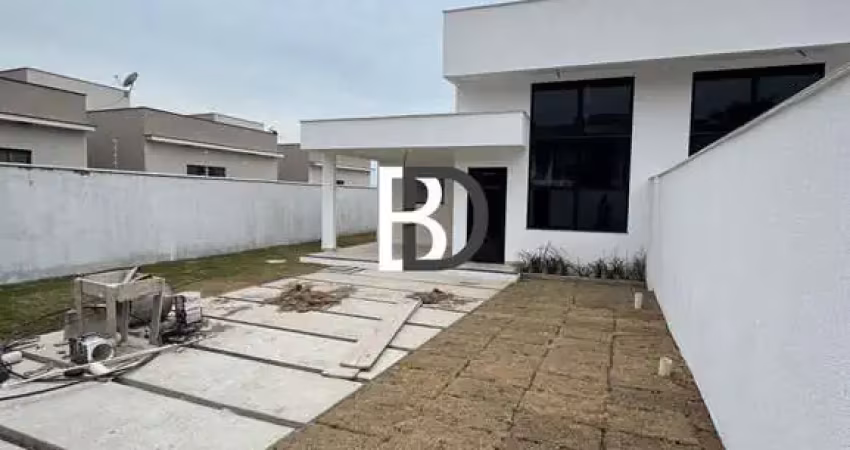 Casa com 3 quartos à venda na Avenida dos Bandeirantes, 10, Verdes Mares, Rio das Ostras