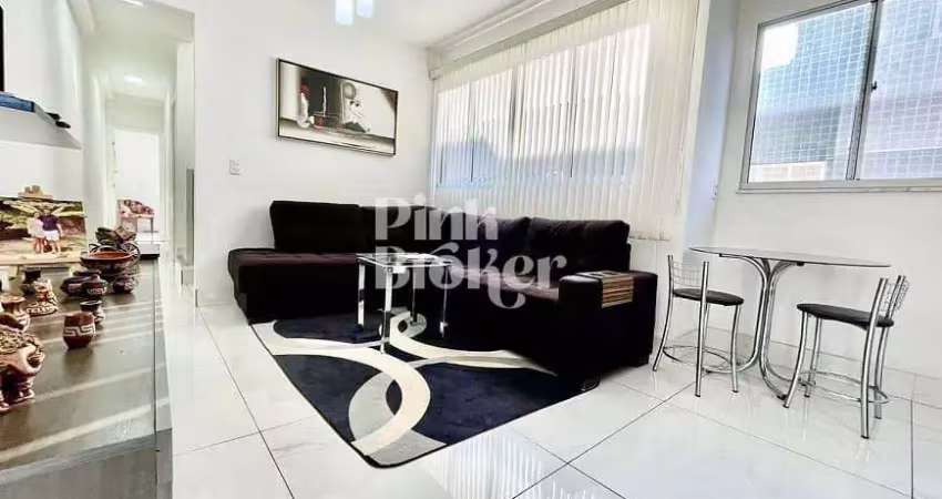 Cobertura 2 quartos sendo 1 suíte, armários na cozinha e nos banheiros, 2 vagas de garagem, localiz