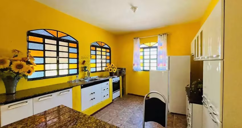 Oportunidade única: casa charmosa com 2 quartos e lote amplo no várzea do solar ii