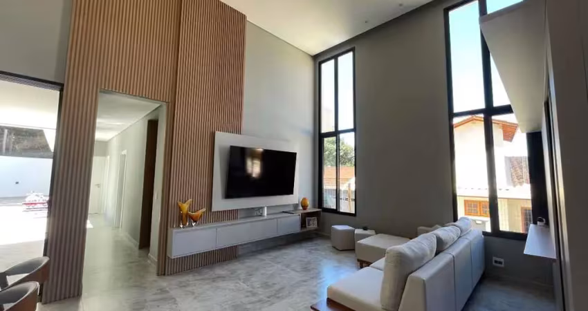 Viva a experiência de morar em uma casa exclusiva com piscina privativa e lazer completo no gran royalle