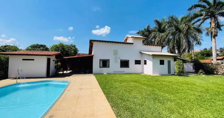 Excelente casa à venda alto padrão com piscina no bairro estação em matozinhos/mg