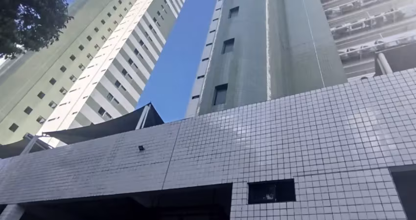 Apartamento 3 quartos, 1 suíte , 2 vagas cobertas, lazer , no bairro da torre