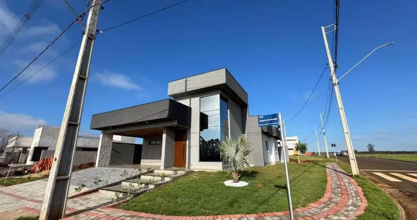 Casa de alto padrao com 3 dormitorios e piscina em arapongas