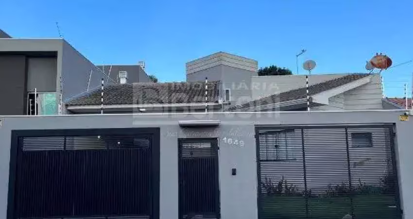 Casa com 3 quartos à venda no Jardim Novo Imperial, Arapongas 