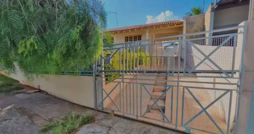 Casa padrao com 3 dormitorios no conjunto centauro - arapongas.