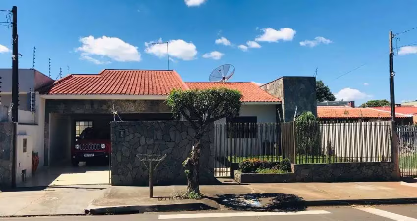 Casa com 3 quartos à venda no Conjunto Centauro, Arapongas 