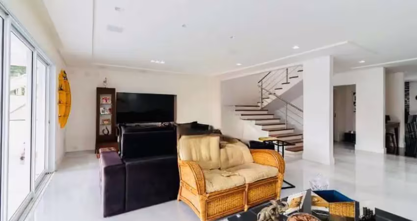 Casa espaçosa de alto padrão em água fria, são paulo-sp: 5 quartos, 2 suítes, 2 salas, 4 banheiros, 5 vagas, 432m²!