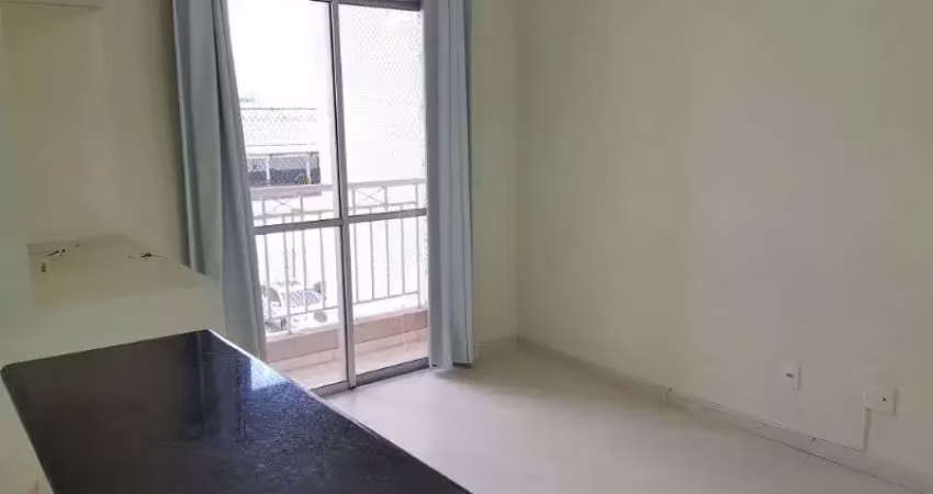 Apartamento á venda com 2 dormitórios e uma vaga de garagem em zona norte