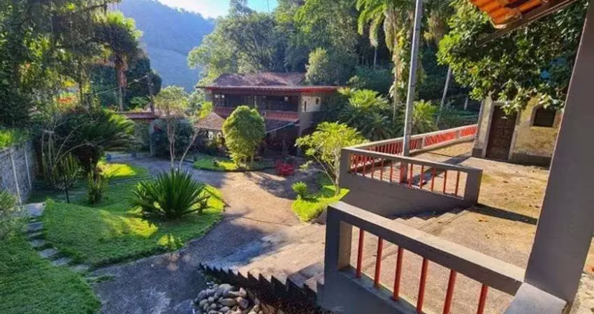 Casa à venda na Avenida Quinze de Novembro, Praia de Olaria (Guia de Pacobaíba), Magé