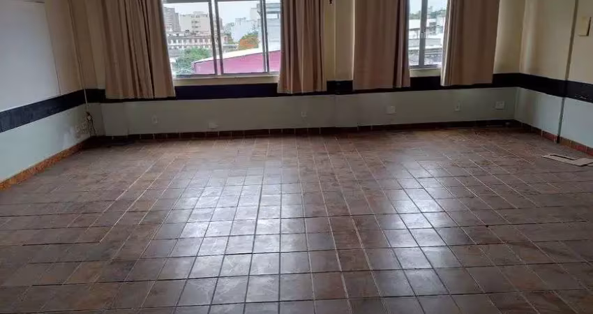 Alugo andar corrido 300m² - 25 de agosto - duque de caxias