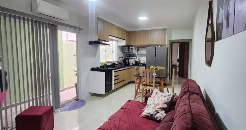 Linda casa com otima localizacao em caraguatatuba! oportunidade!