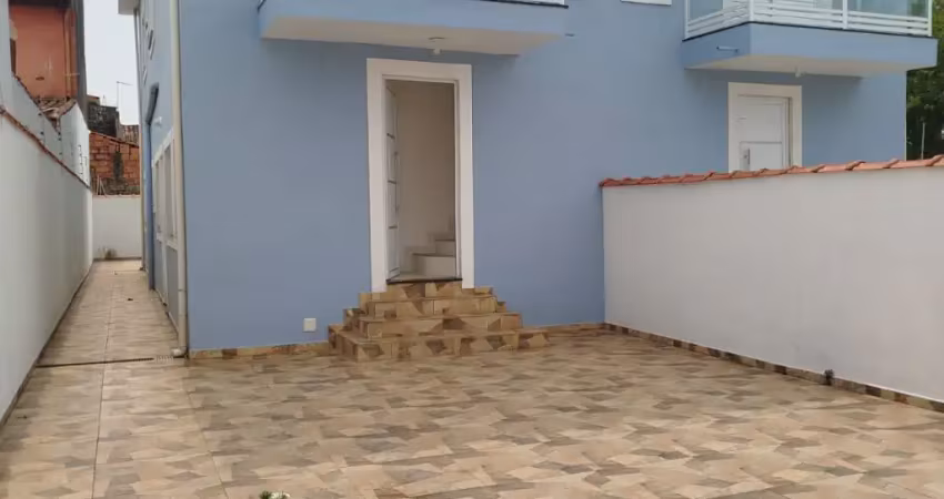 Casa à venda na Praça Ângelo Guerra, 200, Jardim Grandesp, Itanhaém