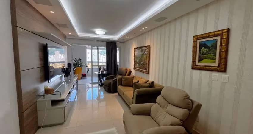 Amplo apto com 3 suítes a dois passos do top market e da beira mar norte.