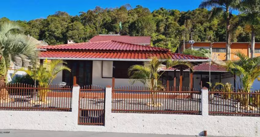 Casa para venda em brusque, cerâmica reis, 3 dormitórios, 1 suíte, 2 banheiros, 2 vagas