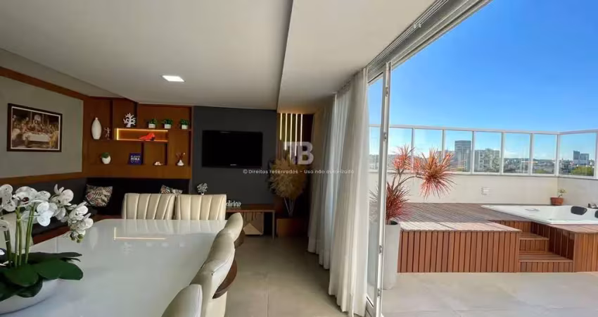 Apartamento semimobiliado com terraço privativo e hidromassagem