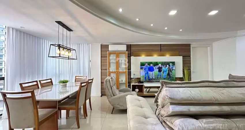 Apartamento amplo no centro, com suíte master, hidromassagem e vestir