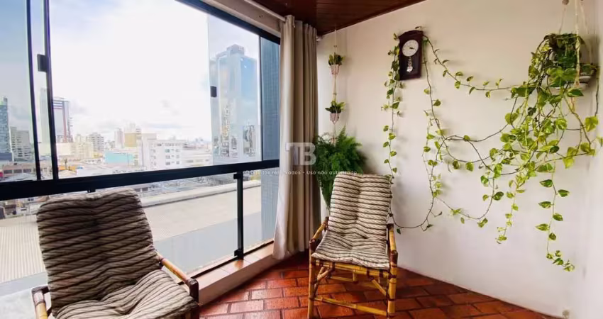 Apartamento semimobiliado com 3 quartos e 2 vagas à venda no Centro de Chapecó