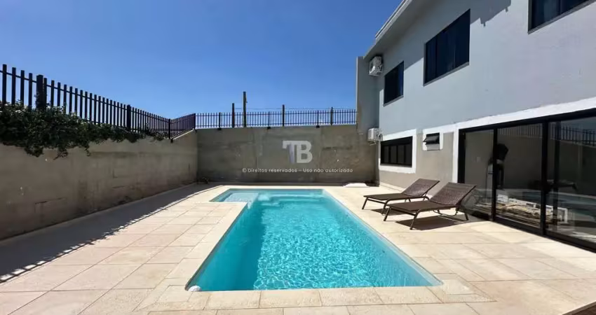 Casa semimobiliada com 3 quartos, 2 suítes e piscina à venda em chapecó