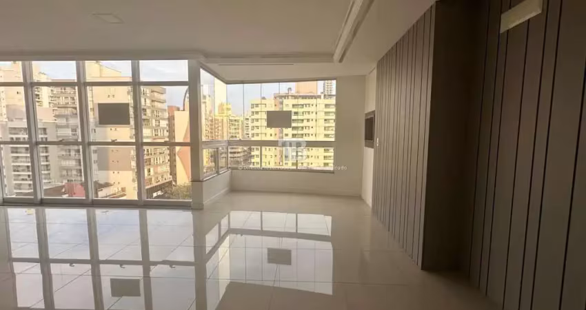 À venda: apartamento com 3 suítes e 2 vagas no centro de chapecó