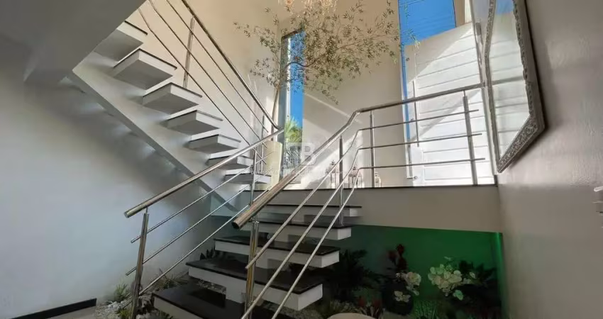 Casa Ampla com 5 Quartos e Vista Panorâmica - Bairro Esplanada