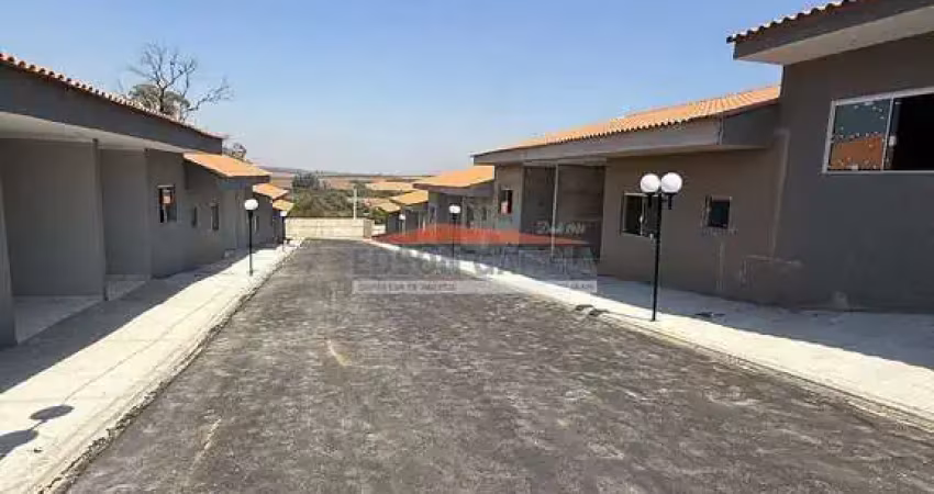 Casa com 2 quartos para alugar na Estrada dos Martins, 155, Caguassu, Sorocaba