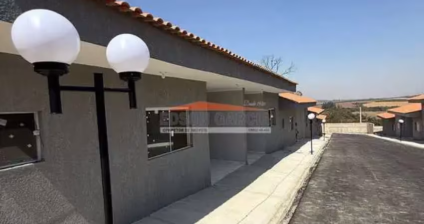 Casa com 2 quartos para alugar na Estrada dos Martins, 155, Caguassu, Sorocaba