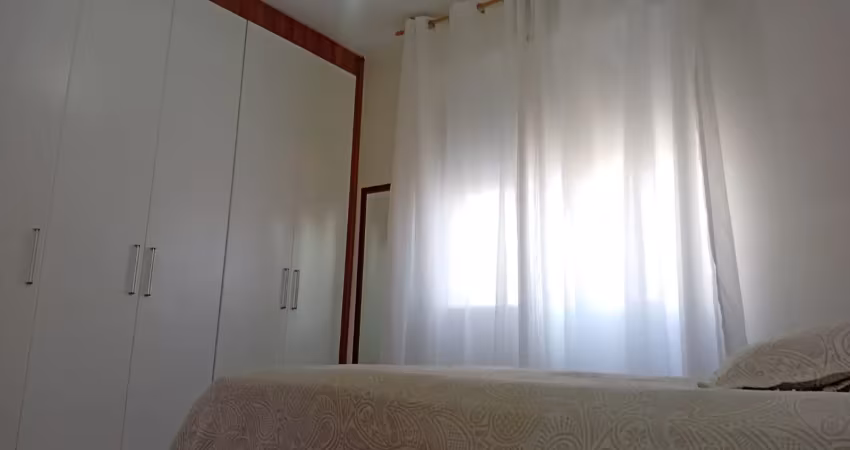 Apartamento (direto com proprietário) na ponta da praia 03 dormitórios, sendo 1 suíte - com garagem demarcada