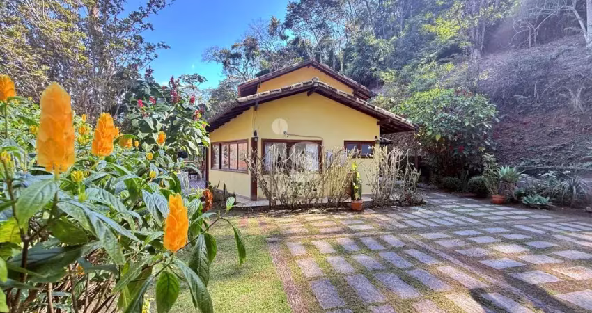 Casa em secretário com uma vista de tirar o fôlego, dentro de condomínio