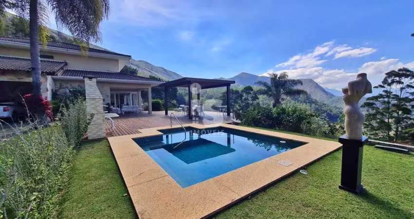 Casa de alto padrão em manga larga para locação, com uma vista espetacular