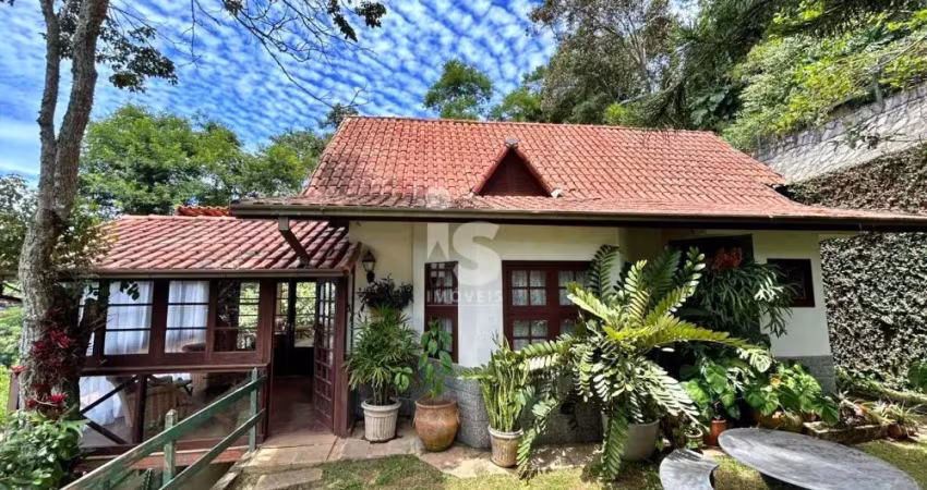 Casa em itaipava, dentro de condomínio com infraestrutura completa
