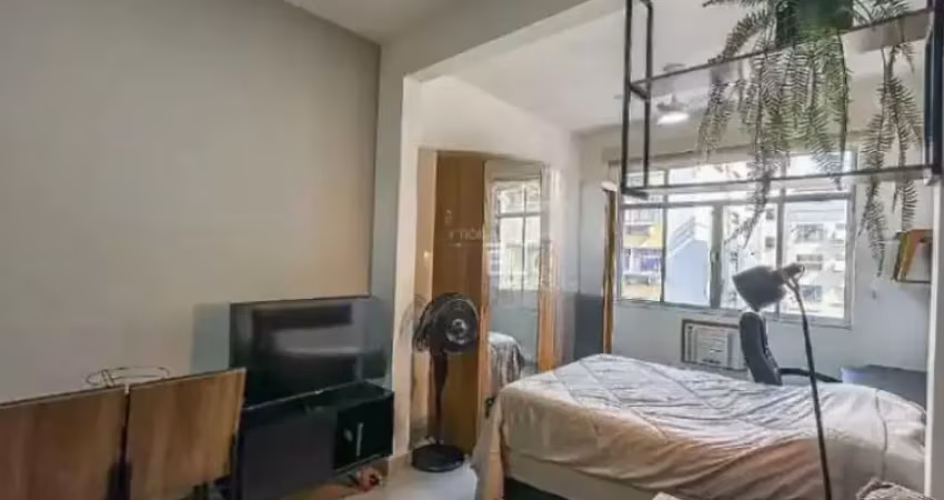 Apartamento conjugado 32m² – reformado e equipado, pronto para morar!