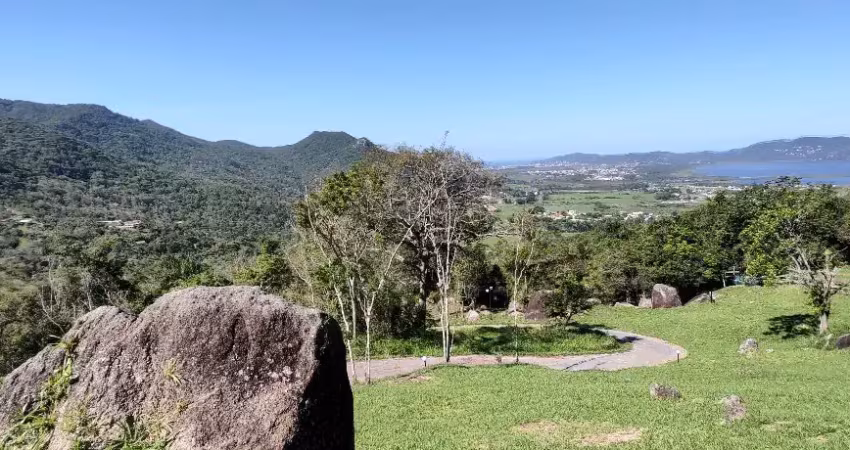 Um cenário inesquecível para viver ou investir em garopaba!