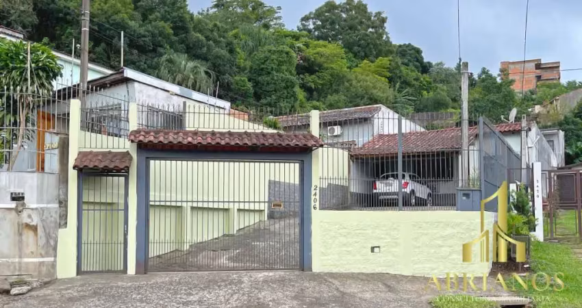 Casa com 3 quartos à venda na Avenida Vicente Monteggia, 2406, Vila Nova, Porto Alegre