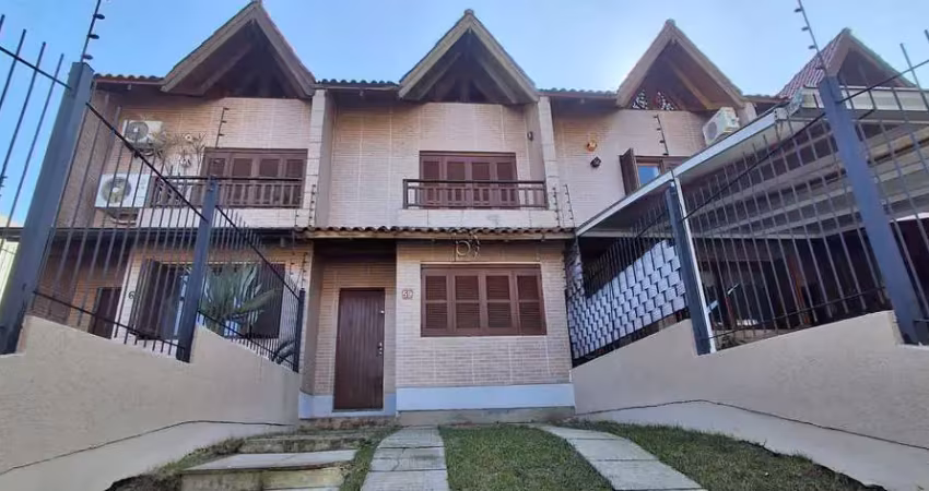 Casa com 3 quartos à venda na Rua Doutor Sady Soares, 59, Guarujá, Porto Alegre