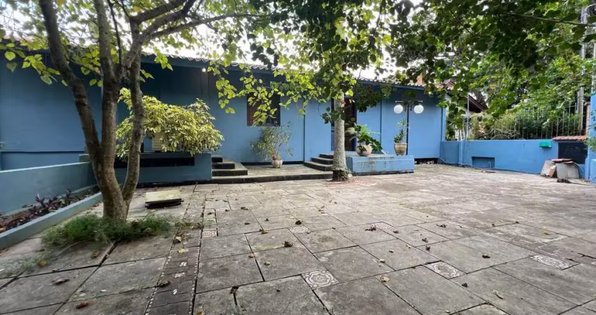 Casa com 3 quartos à venda na Rua Simão Bolívar, 455, Vila Conceição, Porto Alegre