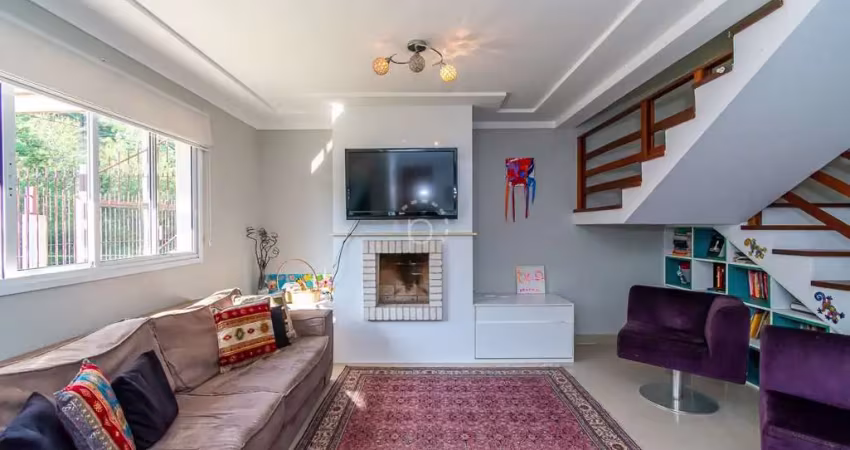 Casa com 3 quartos à venda na Rua Henrique Anawate, 590, Guarujá, Porto Alegre